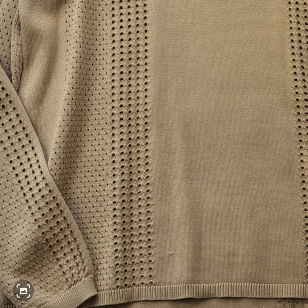 One A Cold Shoulder Long Sleeve Laser Cut Tan Top Women's Size XL - Picture 10 of 10